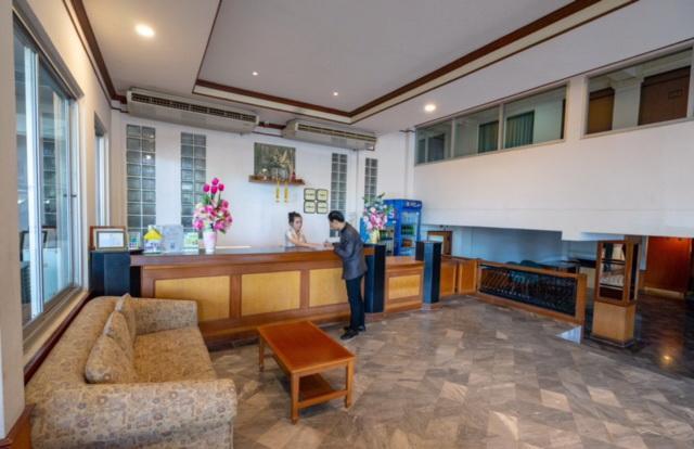 ראיונג Golden House Service And Apartment מראה חיצוני תמונה