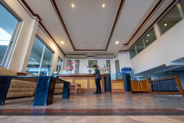 ראיונג Golden House Service And Apartment מראה חיצוני תמונה